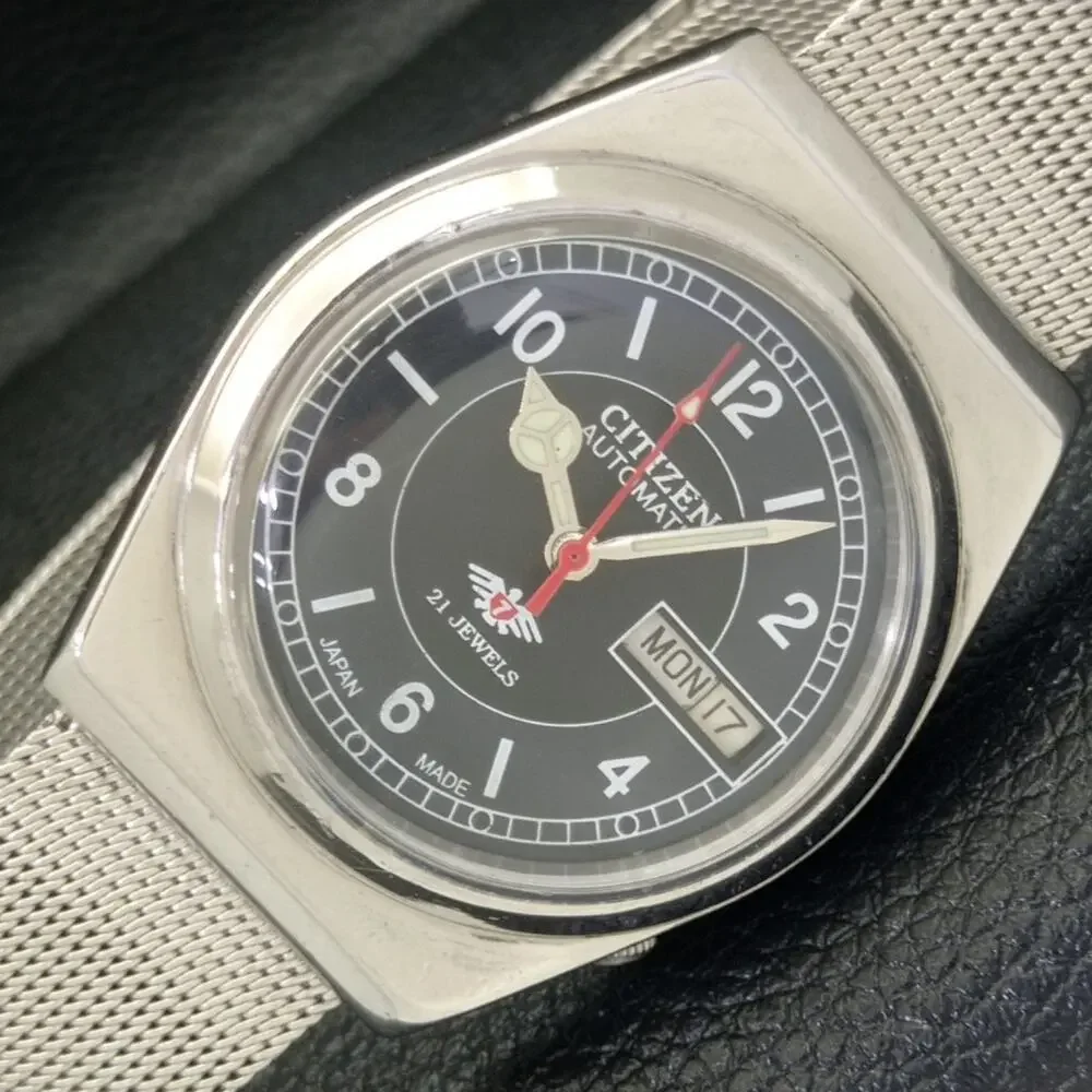 Vintage 1981 Citizen Automatic Mens Silver Watch W/daydate & Black accents